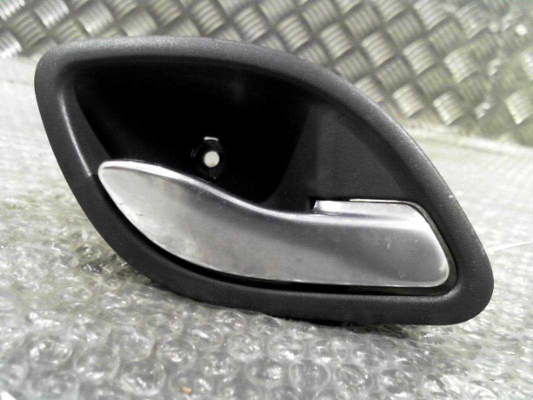 Poignee interieur avant droit RENAULT LAGUNA 2 PHASE 1 BREAK Essence - 1