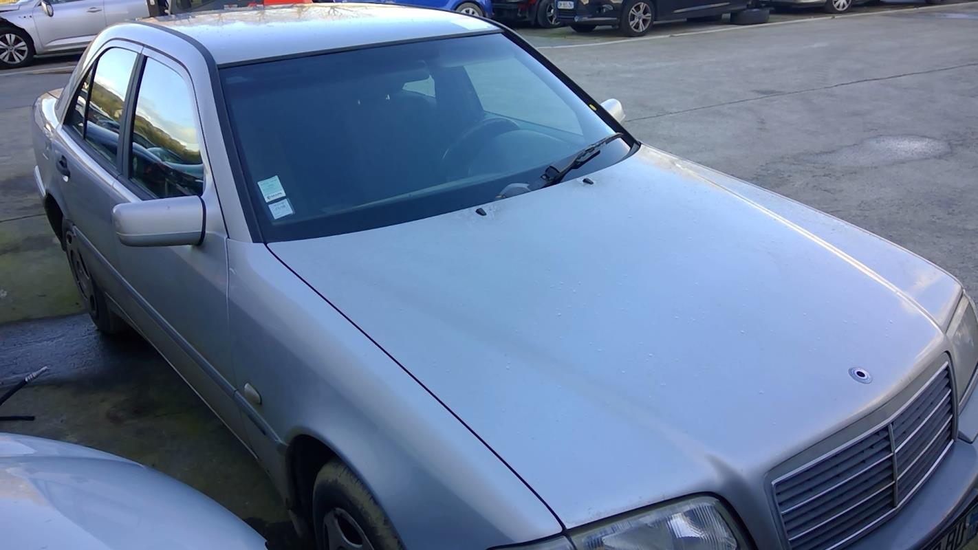 Image Feu arriere principal droit (feux) - MERCEDES CLASSE C 202