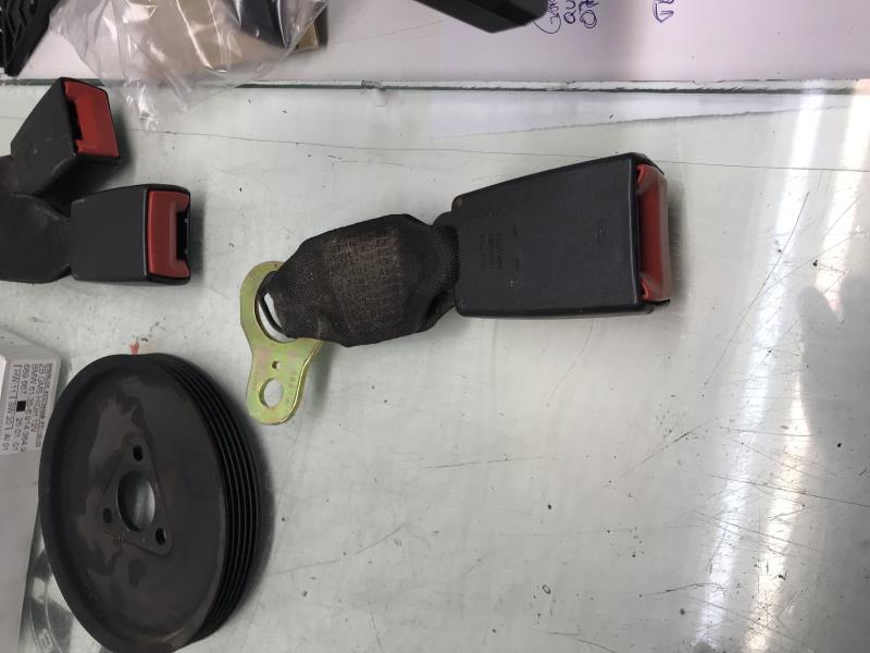 Aggancio cintura sicurezza posteriore sinistro BMW SERIE 3 E46  - 1
