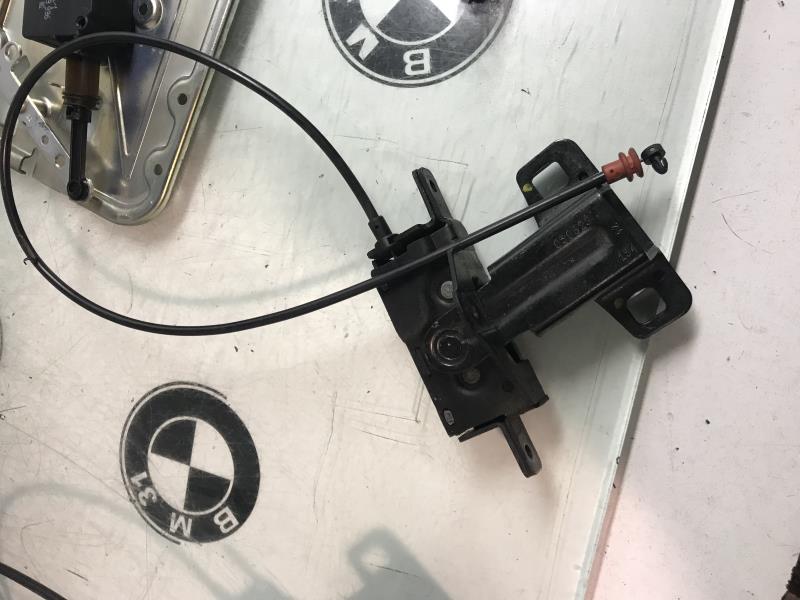 Serrure de coffre BMW X5 E53  - 1