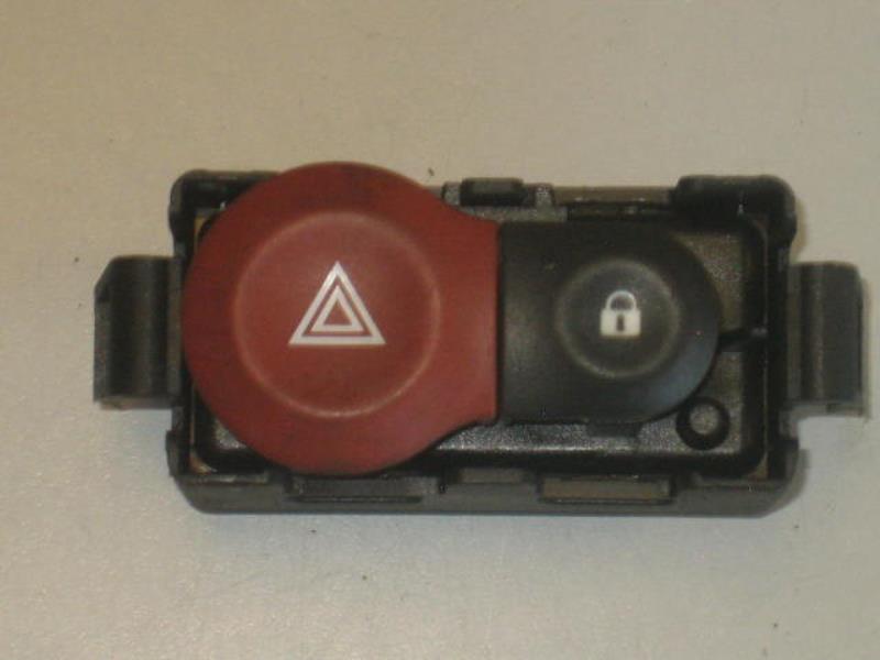 Bouton de warning RENAULT CLIO 3 PHASE 1 Diesel - 1
