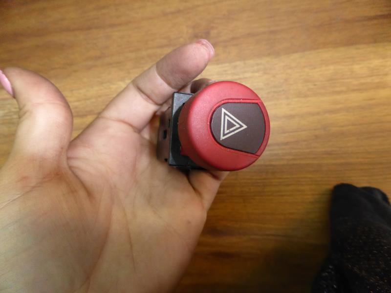 Bouton de warning PEUGEOT 306 PHASE 2  - 1
