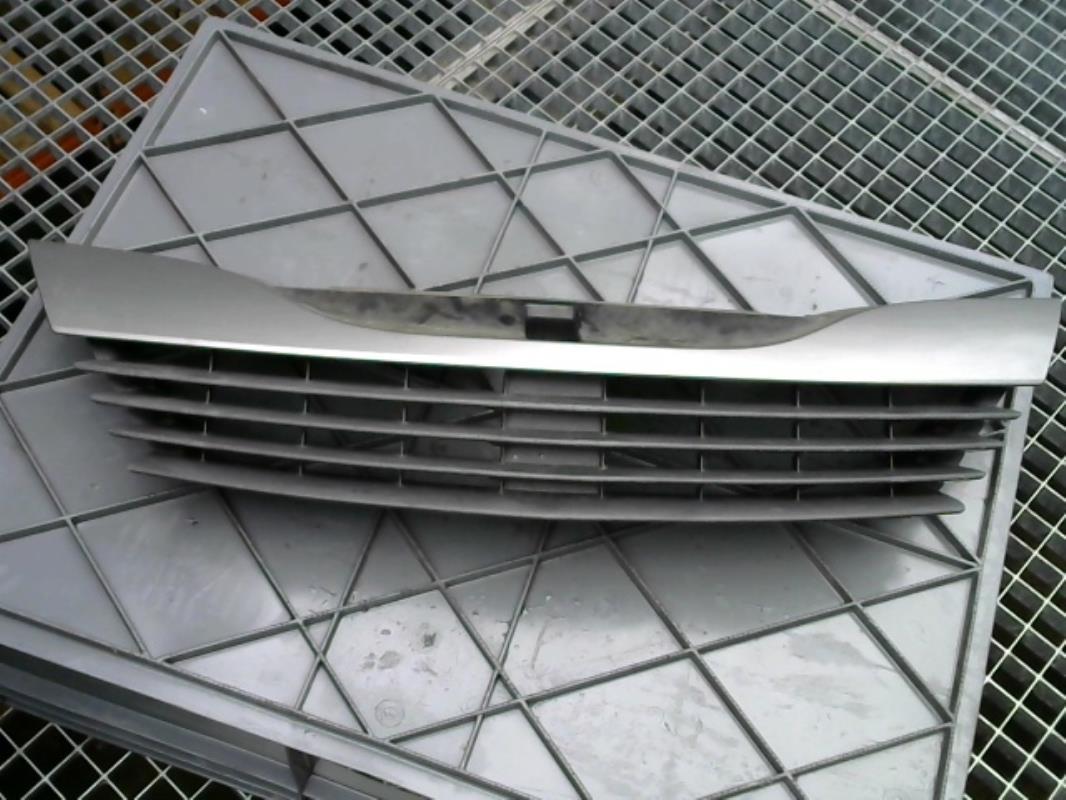 Calandre RENAULT LAGUNA 2 PHASE 1 BREAK Diesel - 1