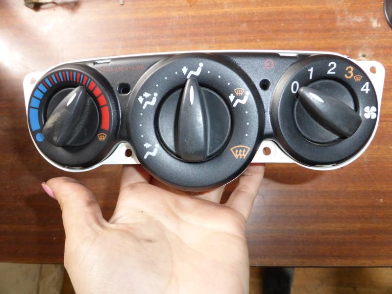 Commande chauffage FORD FOCUS 1 BREAK Diesel - 1