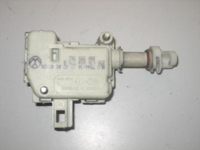 Attuatore chiavistello sportello carburante VOLKSWAGEN GOLF 4 Diésel - 1