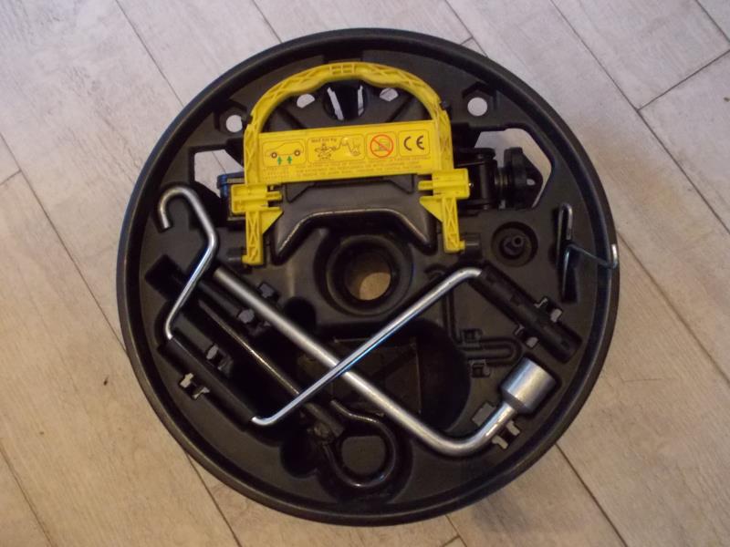 Panier roue de secours RENAULT CLIO 2 PHASE 1 Essence - 1