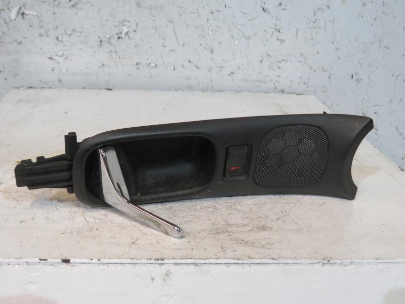 Poignee interieur avant gauche AUDI A4 1 PHASE 2 Diesel - 1