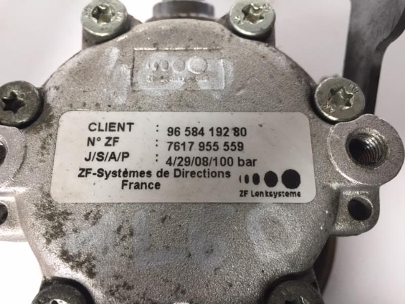 Pompe de direction PEUGEOT 407 PHASE 1 Diesel - 1