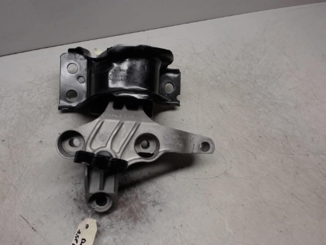 Support moteur droit DACIA DUSTER 1 PHASE 2 Diesel - 1