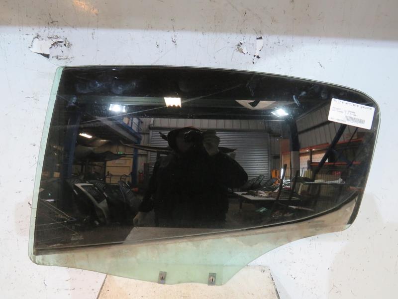 Vitre arriere gauche PEUGEOT 407 PHASE 1 Diesel - 1