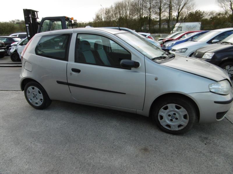 Image Feu arriere principal gauche (feux) - FIAT PUNTO 2