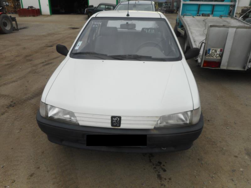 Image Pare choc arriere - PEUGEOT 106