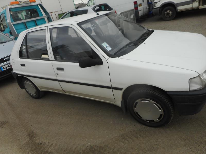 Image Pare choc arriere - PEUGEOT 106