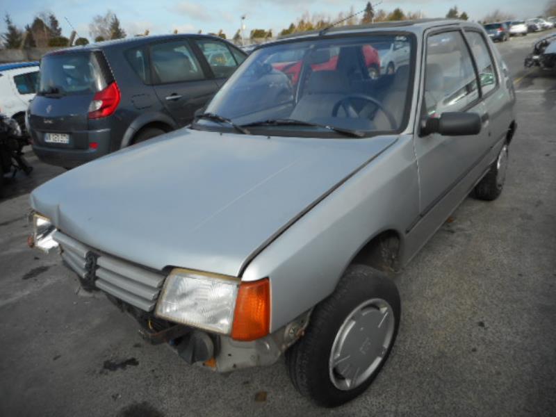 Ventanilla triangular trasera derecha PEUGEOT 205 PHASE 2 Gasolina - 1