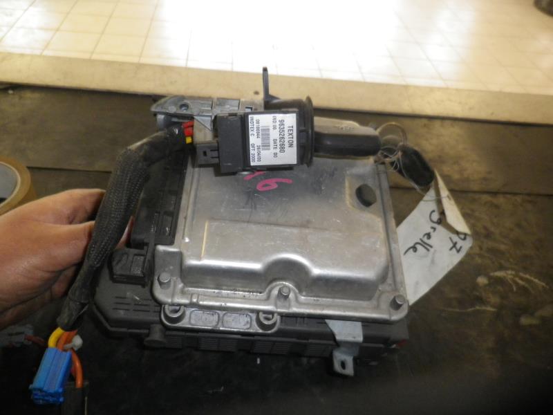 Pompe de direction PEUGEOT 607 PHASE 1 Diesel - 1