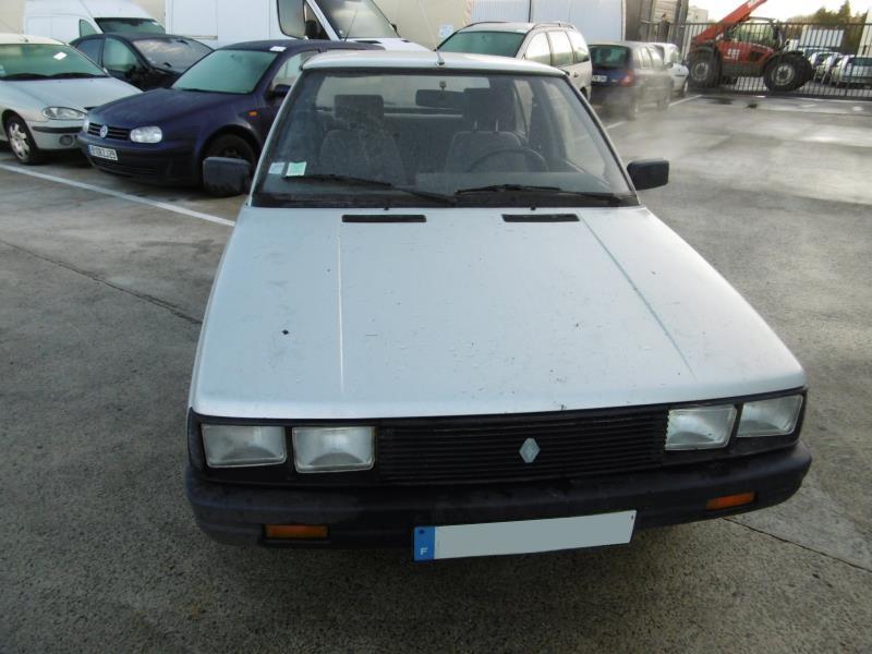 Image Feu arriere principal gauche (feux) - RENAULT R11