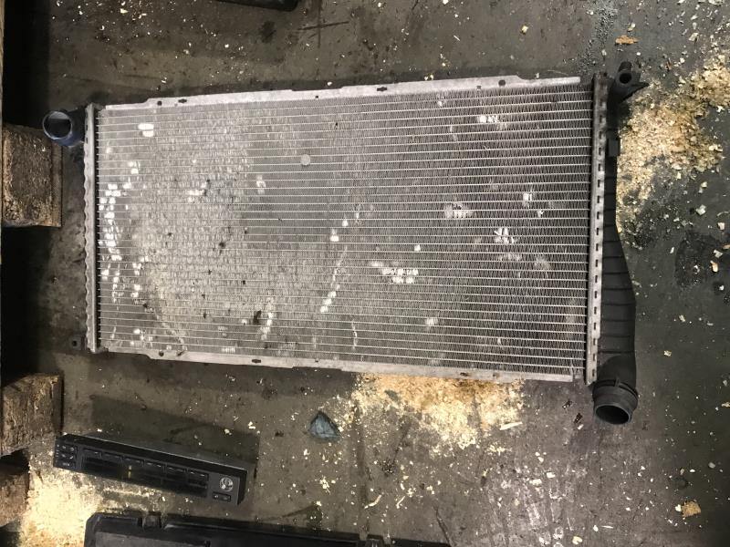 Radiateur eau BMW SERIE 7 E38  - 1