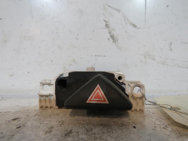 Bouton de warning FORD FOCUS 1 Diesel - 1