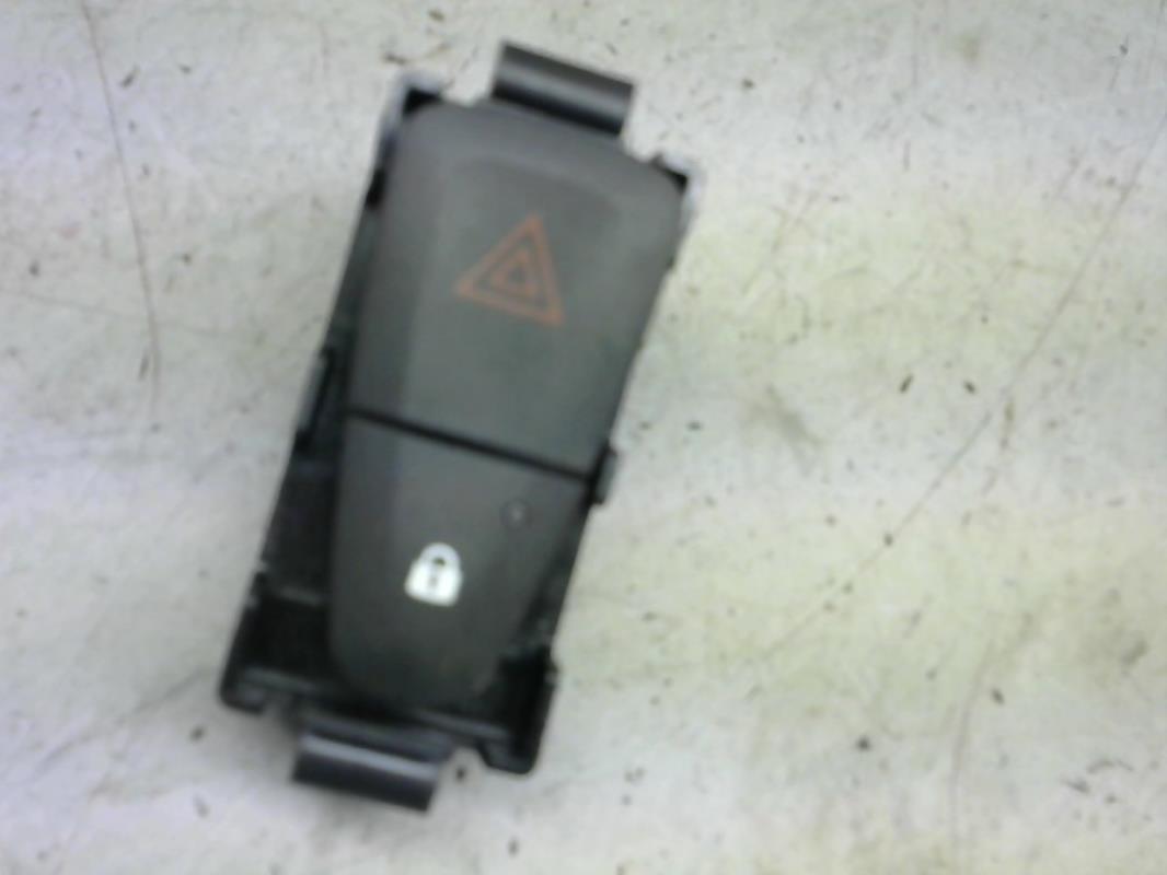 Bouton de warning DACIA DOKKER PHASE 1 Essence - 1