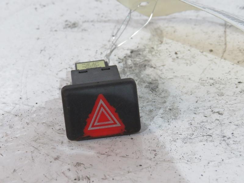 Bouton de warning AUDI A4 2 PHASE 1 Essence - 1