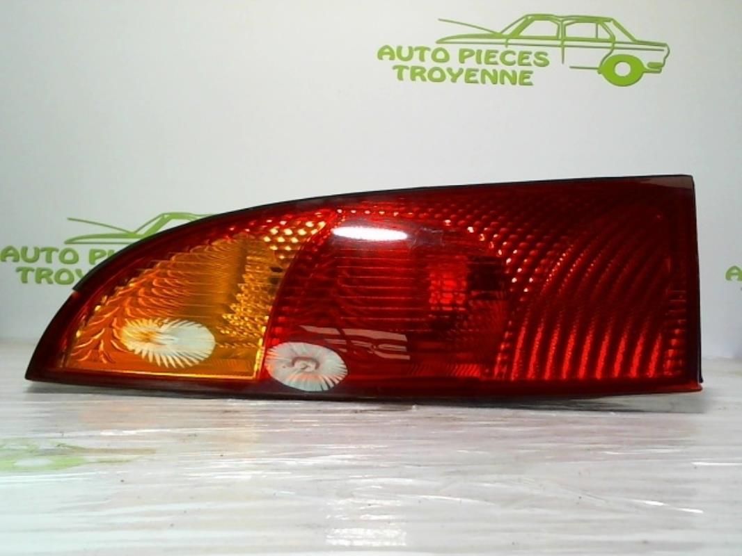 Fanale posteriore principale destro (luci) FORD FOCUS 1 Diésel - 1