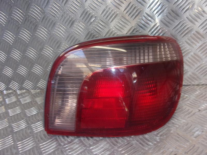 Fanale posteriore principale destro (luci) TOYOTA YARIS 1 PHASE 1 Diésel - 1