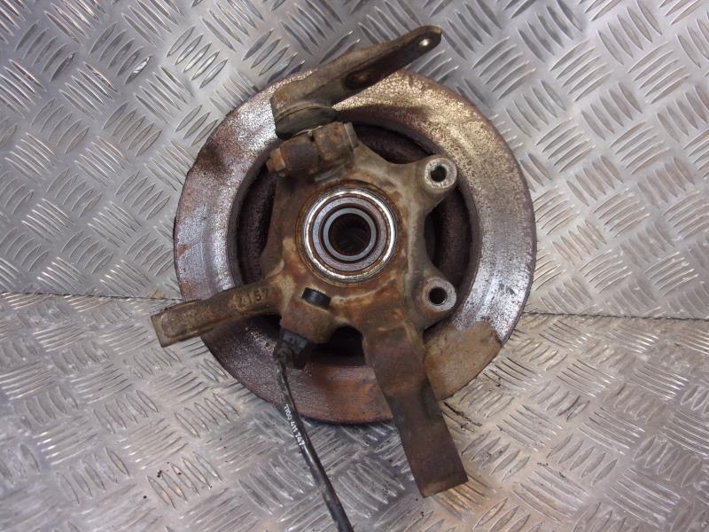 Fusee avant droit RENAULT CLIO 2 PHASE 2 Diesel - 1