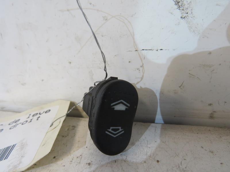 Interruttore lavacristalli posteriore destro FORD FOCUS 1 Diésel - 1