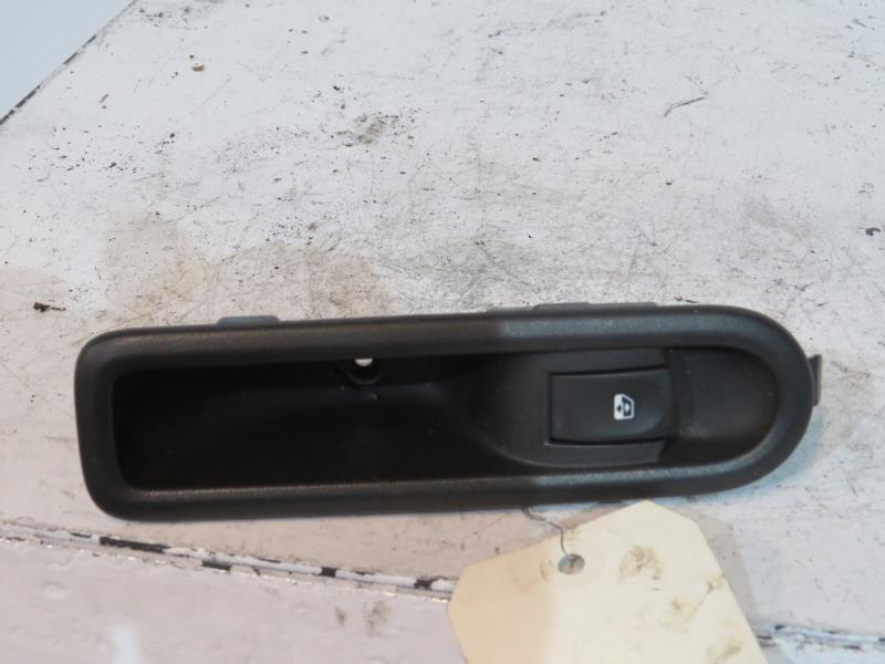 Interruttore lavacristalli posteriore sinistro RENAULT CLIO 3 PHASE 2 Diésel - 1
