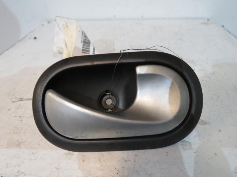 Maniglia interna posteriore destra RENAULT CLIO 3 PHASE 1 Diésel - 1