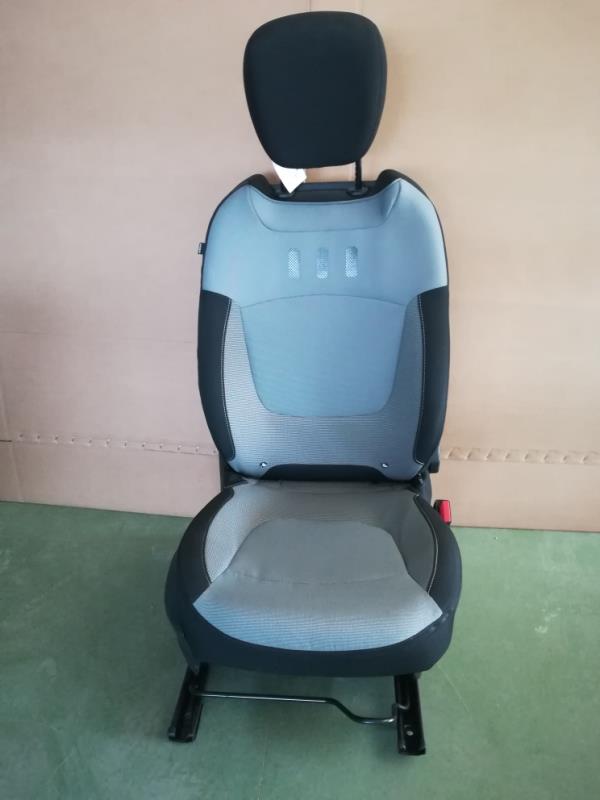 Siege avant droit RENAULT CAPTUR  - 1