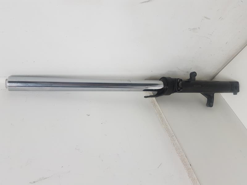 Illustration de baton fourche gauche YAMAHA