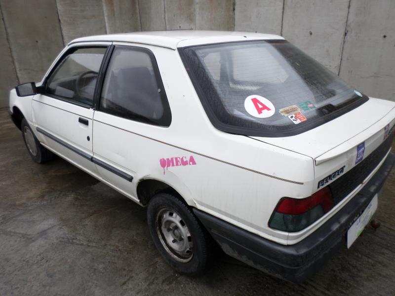 Image Feu arriere principal droit (feux) - PEUGEOT 309