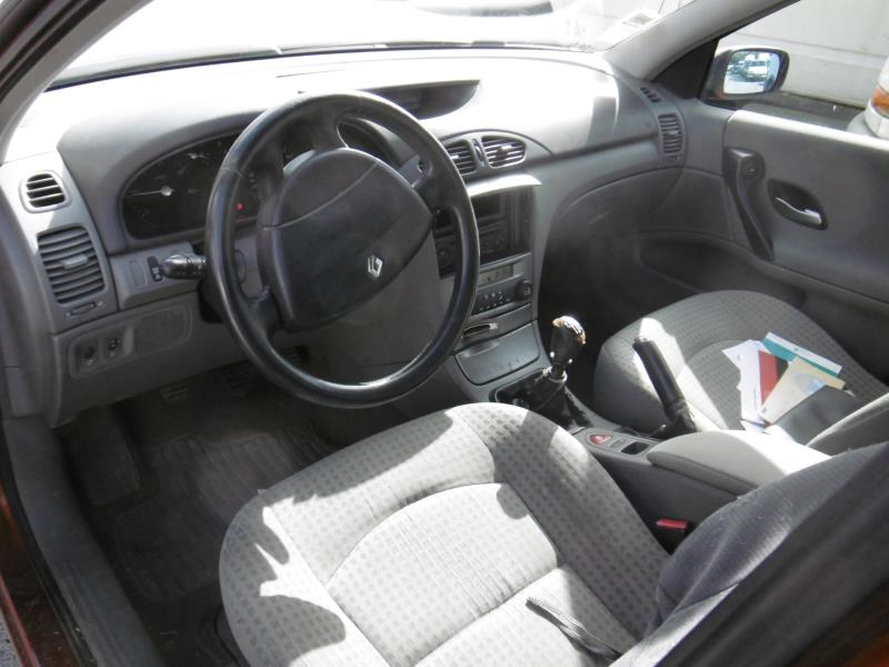 Image Anti brouillard gauche (feux) - RENAULT LAGUNA 2