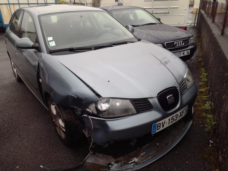 Bouton de coffre SEAT IBIZA 3 PHASE 1 Diesel - 1