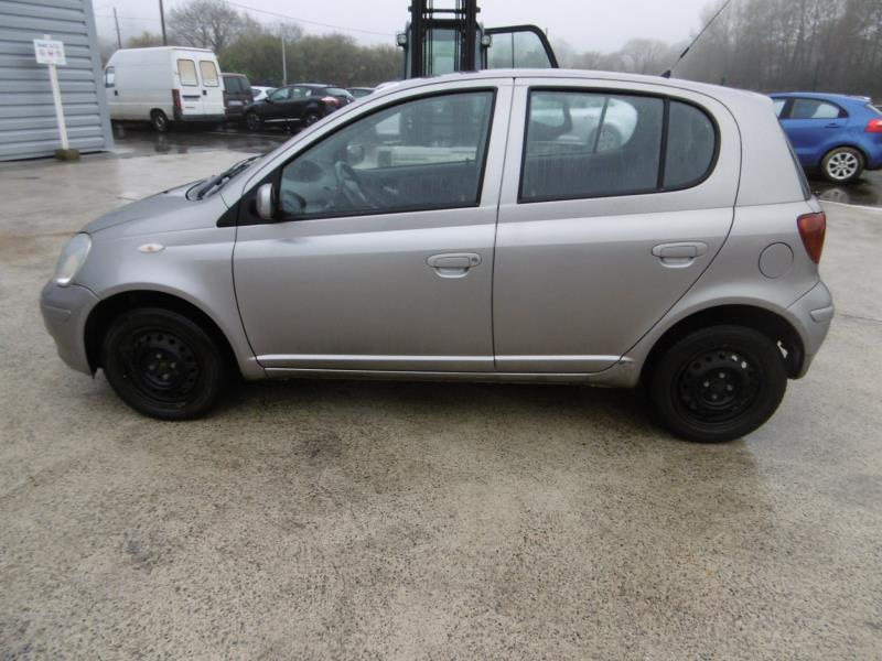 Image Feu arriere principal gauche (feux) - TOYOTA YARIS 1