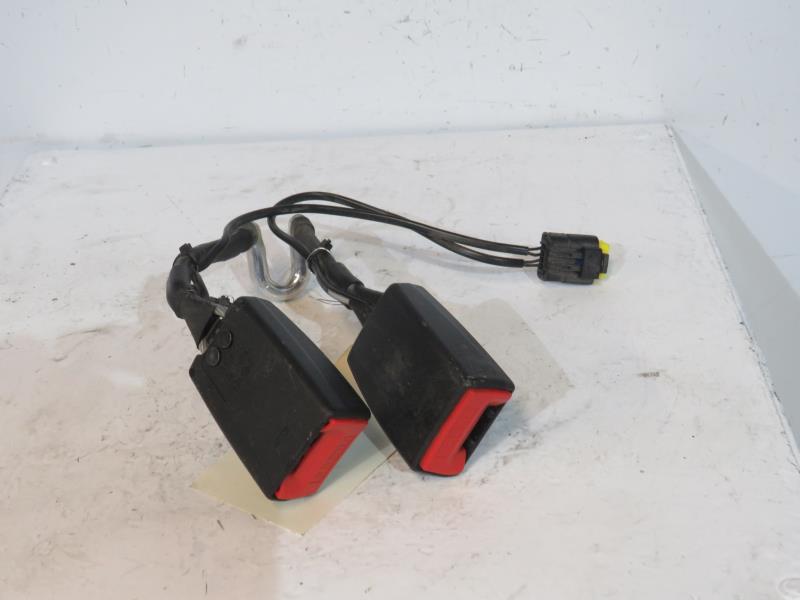 Aggancio cintura sicurezza posteriore sinistro CITROEN C5 1 PHASE 2 BREAK Diésel - 1