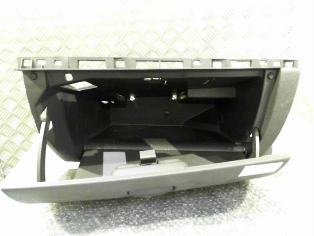 Boite a gants RENAULT CLIO 3 PHASE 2 Diesel - 1