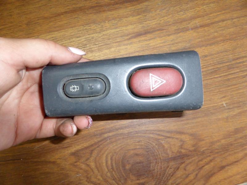 Bouton de warning RENAULT LAGUNA 1  - 1