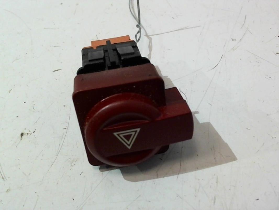 Bouton de warning CITROEN C4 1 PHASE 1 Diesel - 1