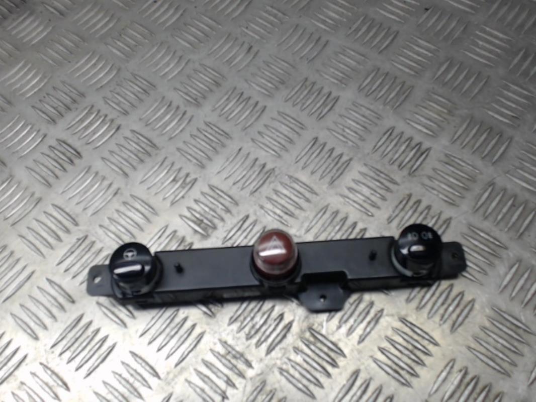 Bouton de warning FIAT 500 2 PHASE 1 Diesel - 1