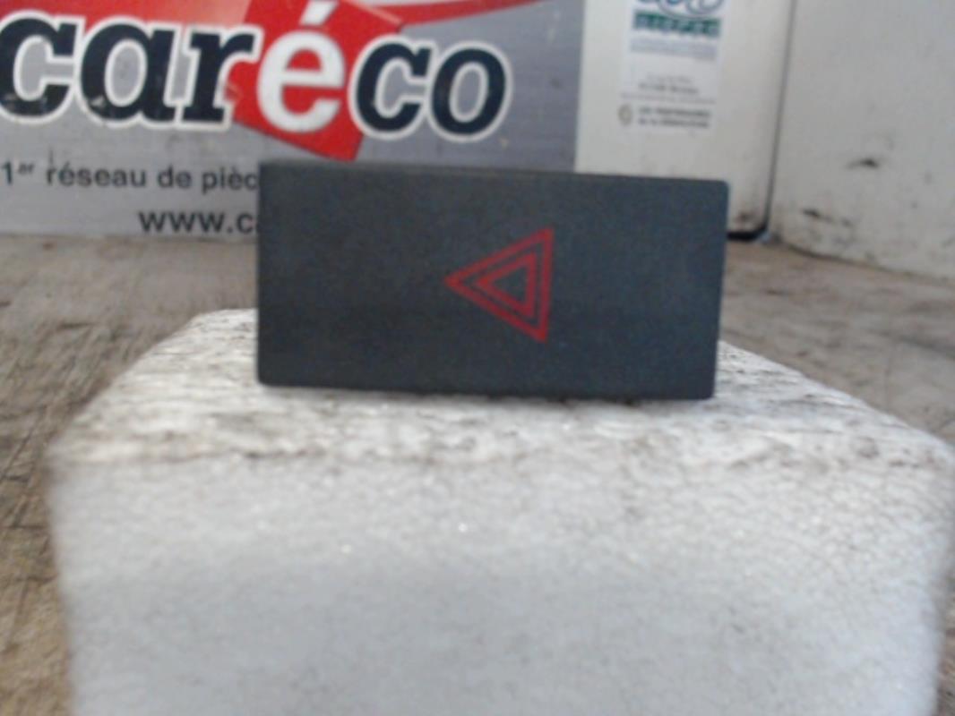 Bouton de warning FORD C-MAX 1 PHASE 1 Diesel - 1
