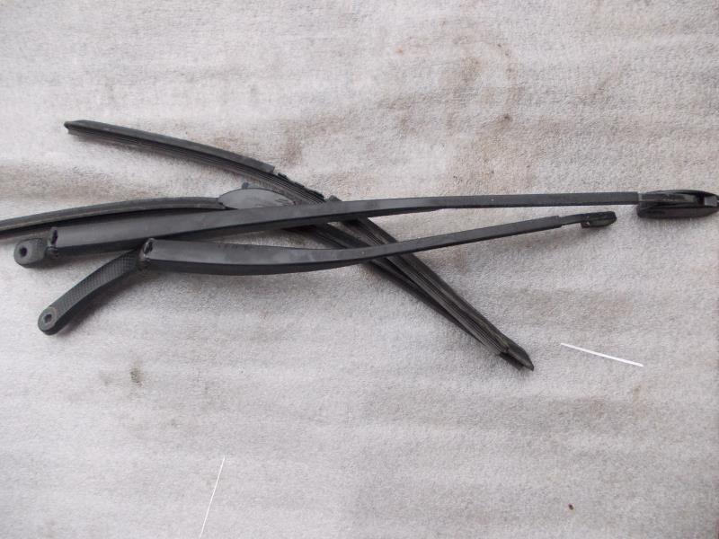 Bras essuie glace avant RENAULT LAGUNA 2 PHASE 1 Diesel - 1