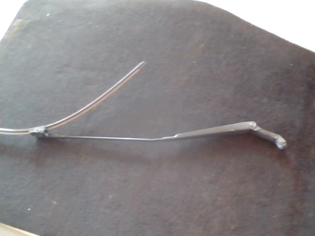 Braccio tergicristallo anteriore destro PEUGEOT 407 PHASE 1 BREAK Diésel - 1