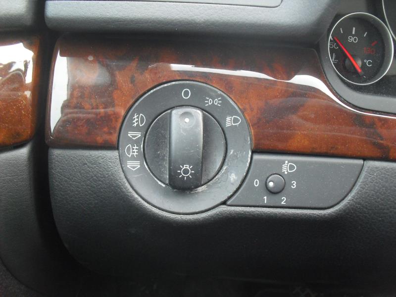 Commande de phare AUDI A4 2 PHASE 1 Diesel - 1