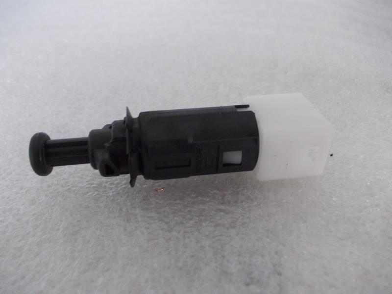 Contacteur feu stop RENAULT LAGUNA 2 PHASE 1 Diesel - 1