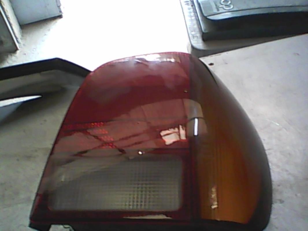 Fanale posteriore principale destro (luci) VOLKSWAGEN POLO 3 PHASE 1 Gasolina - 1