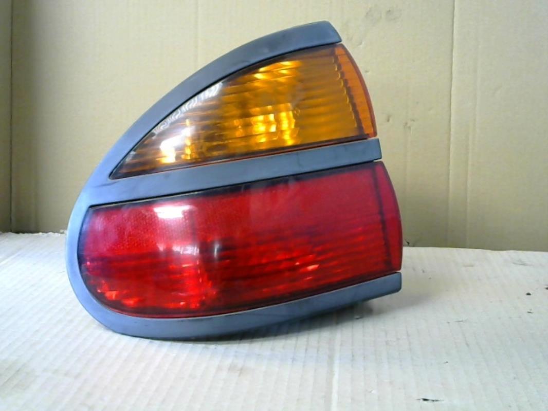Fanale posteriore principale sinistro (luci) RENAULT LAGUNA 1 PHASE 2 Diésel - 1