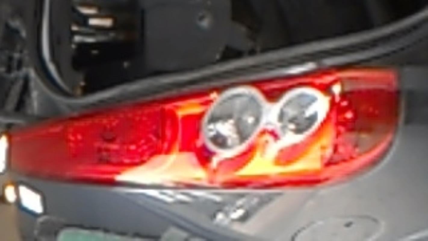 Fanale posteriore principale sinistro (luci) FORD FIESTA 5 PHASE 2 Diésel - 1