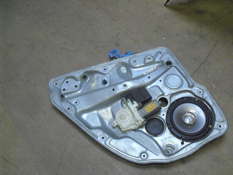 Alzacristalli elettrico posteriore sinistro VOLKSWAGEN GOLF 4 Diésel - 1